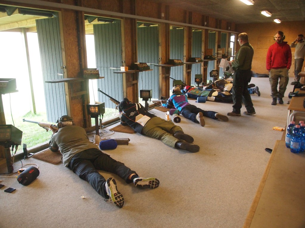 Ett av to norske lag under 300 meter skyteprogram.