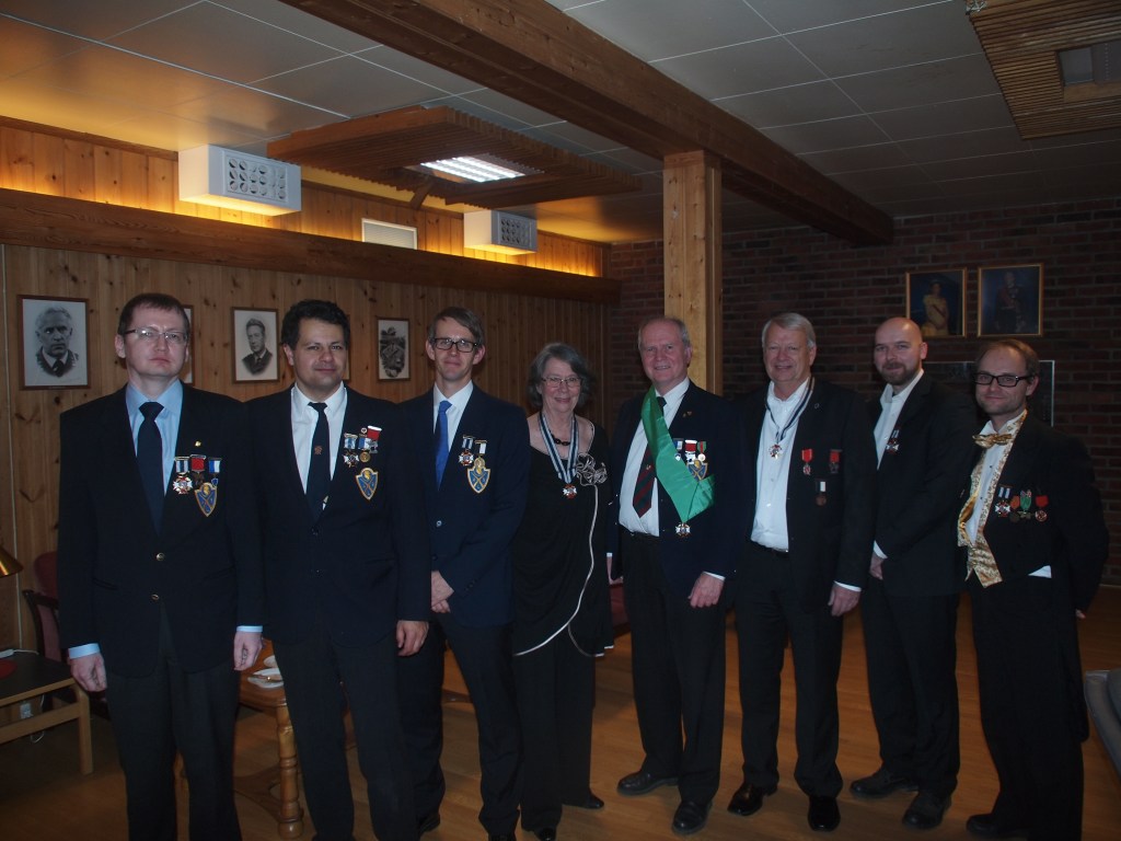 Hele åtte medlemmer av ASL ble hedret med ordener etter jubileumsmiddagen. Ordnene blir blant annet gitt for fremdragende tjeneste for Akademisk Skytterlag over lengre tid.